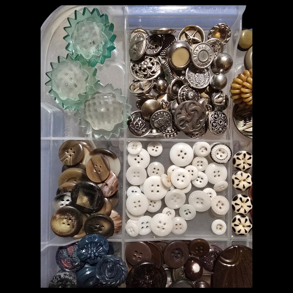 Large Assortment Antique Buttons Bakelite Celluloid MOP China Paste Button Lot
