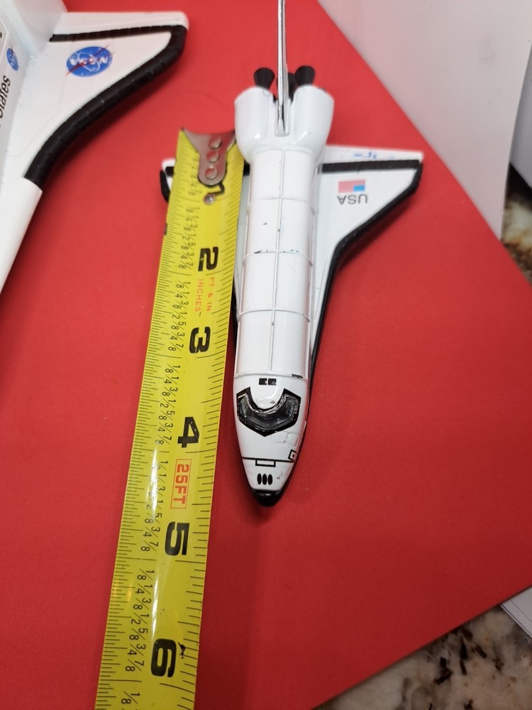 NASA Space Shuttle Atlantis Top opens Landing & Smaller Shuttle Pull-N-Go