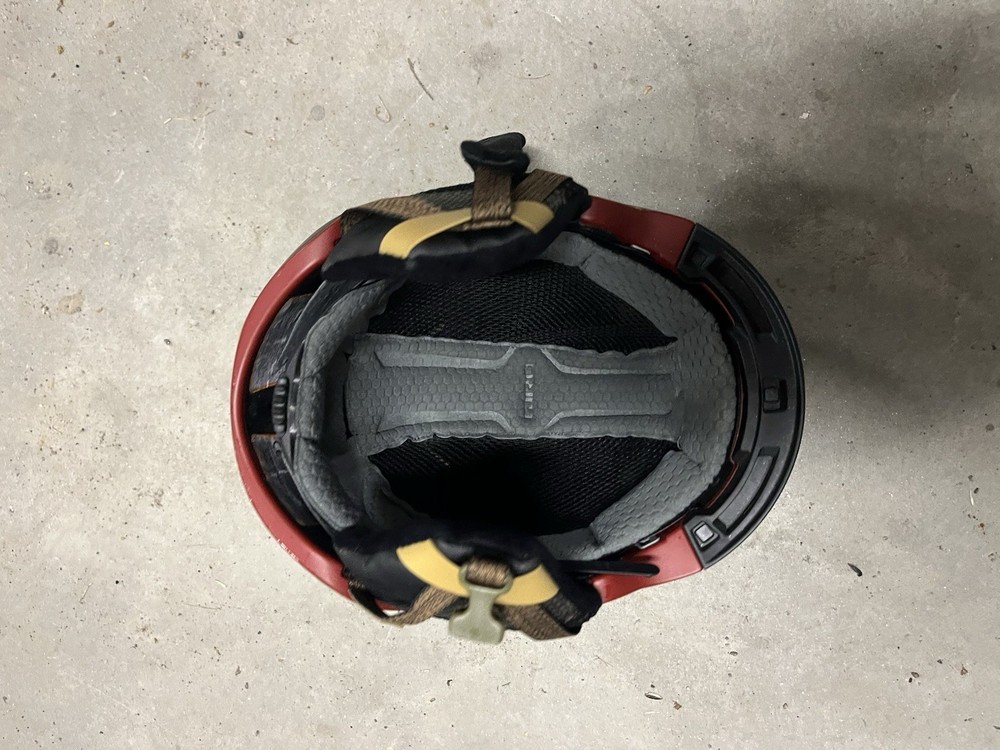GIRO SKI HELMET