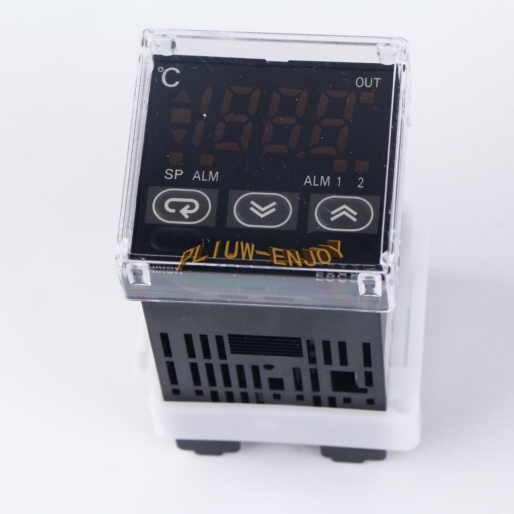 1PCS NEW OMRON temperature controller E5CSV-Q1T-500