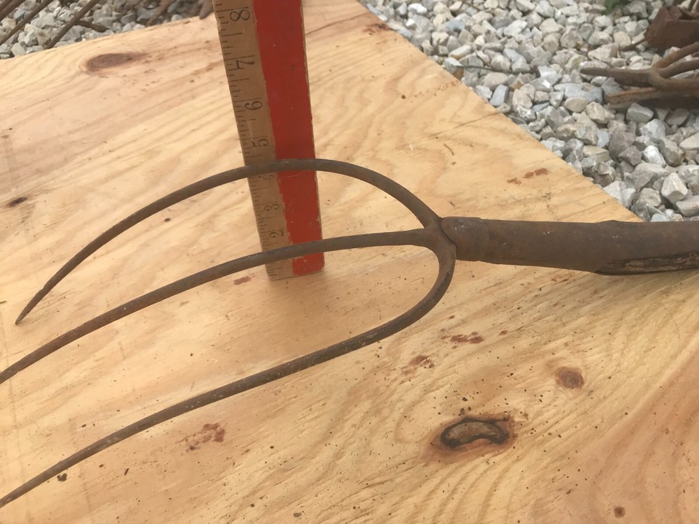 Fork Rake Head 3 Thines Rusty Rustic no handle Original Vintage Primitive Metal