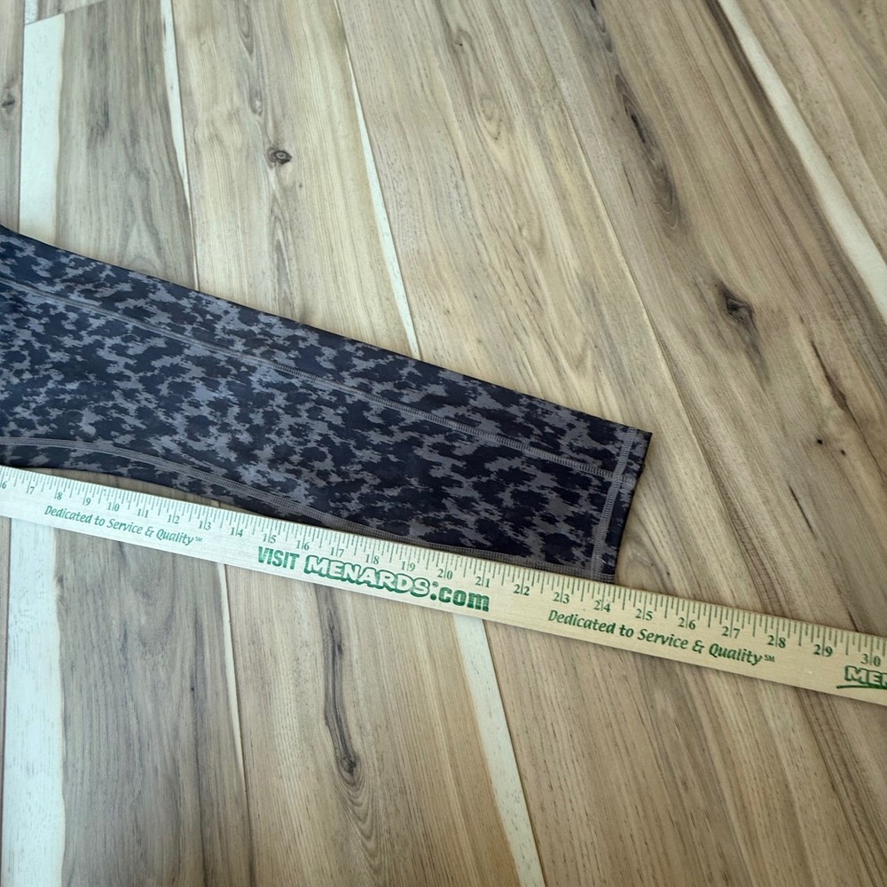 LegEnd Active Printed 7/8 Leggings with Pockets Medium Leopard Print Gray