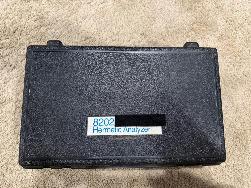 Hermetic Analyzer 8202 w/ Case! Great Condition!