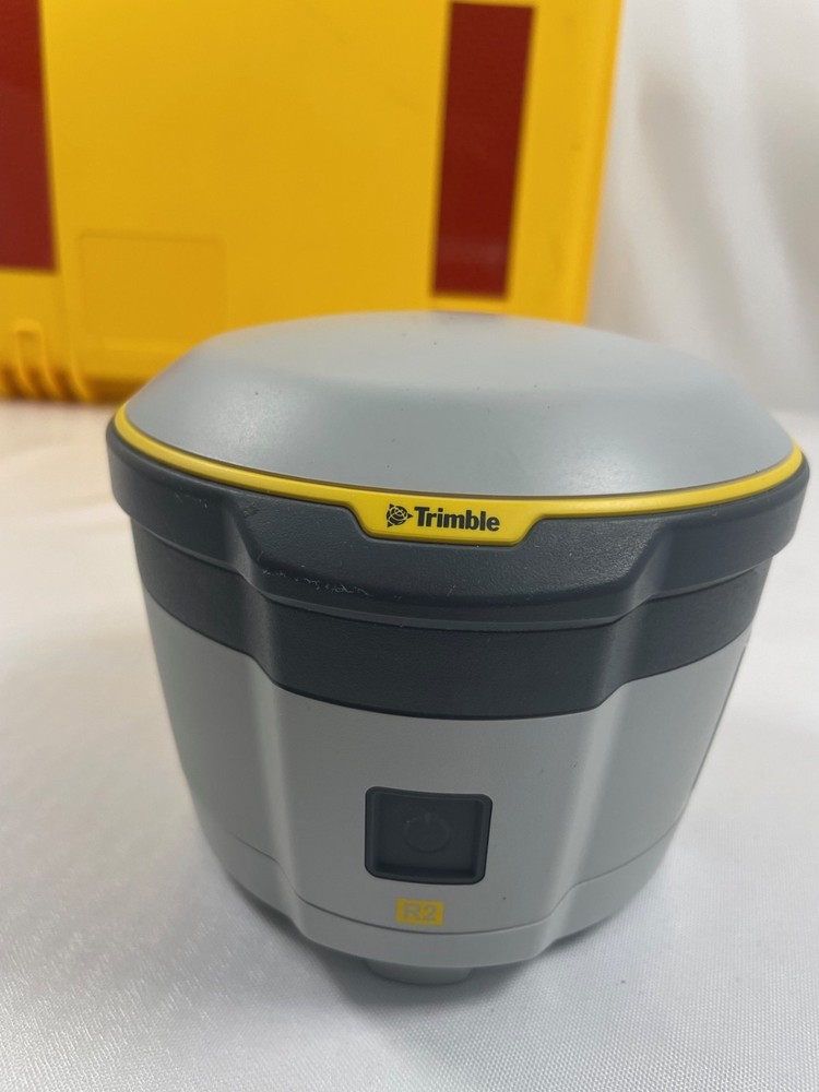 Trimble R2 Receiver - submeter - 220 Channels