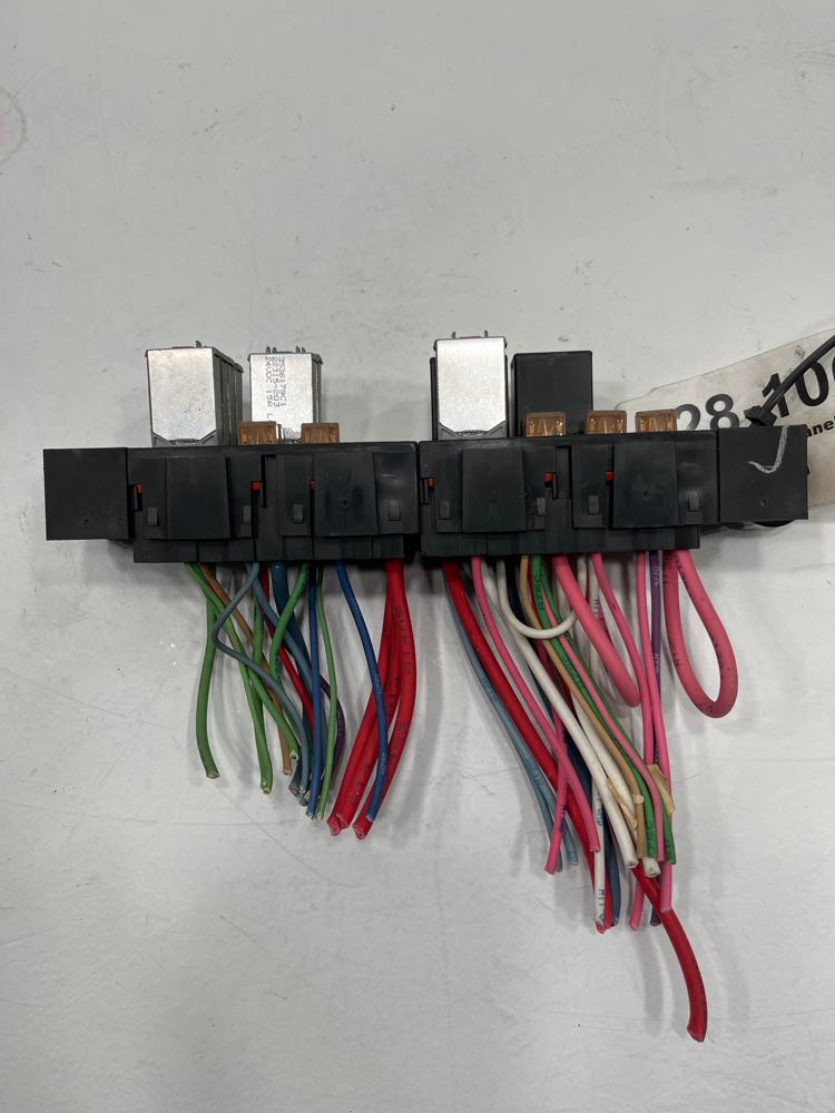 2006 International 4300 Fuse Panel (628-10605)