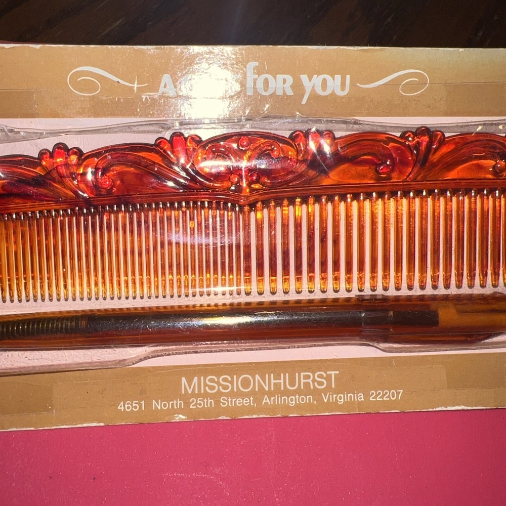 Missionhurst Comb and Pen set