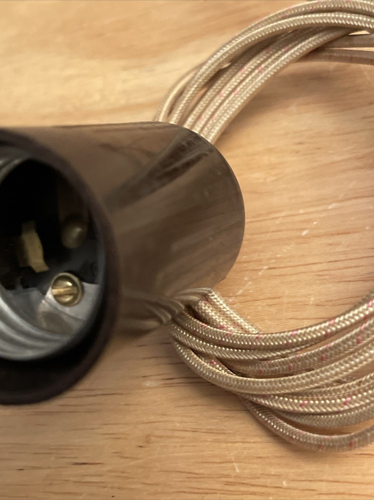 VTG LEVITON BROWN PLASTIC HUSK 2 PIECE BOTTOM TURN KNOB LAMP SOCKET MEDIUM BASE