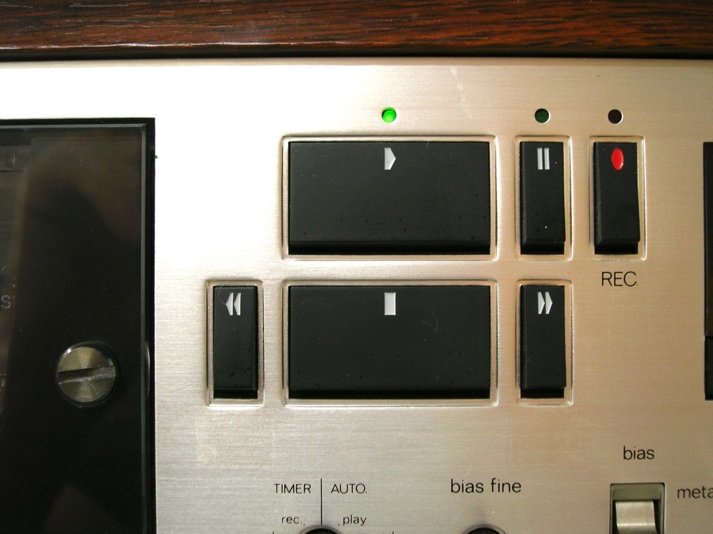 Luxman K-8 Stereo Cassette Deck. All function lights on. Needs belts.
