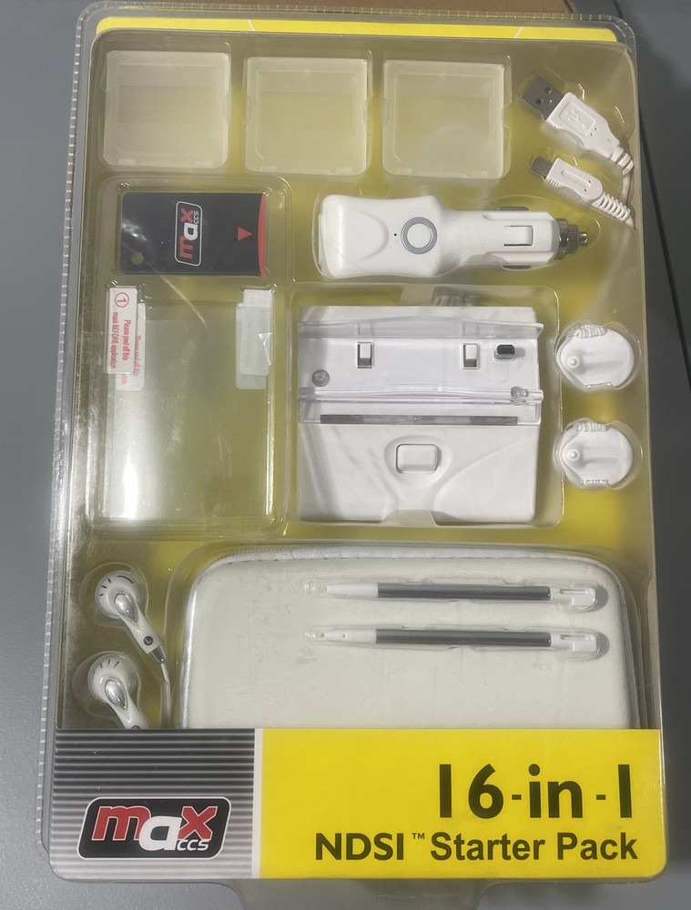 Nintendo DSI 16 Piece Starter Kit