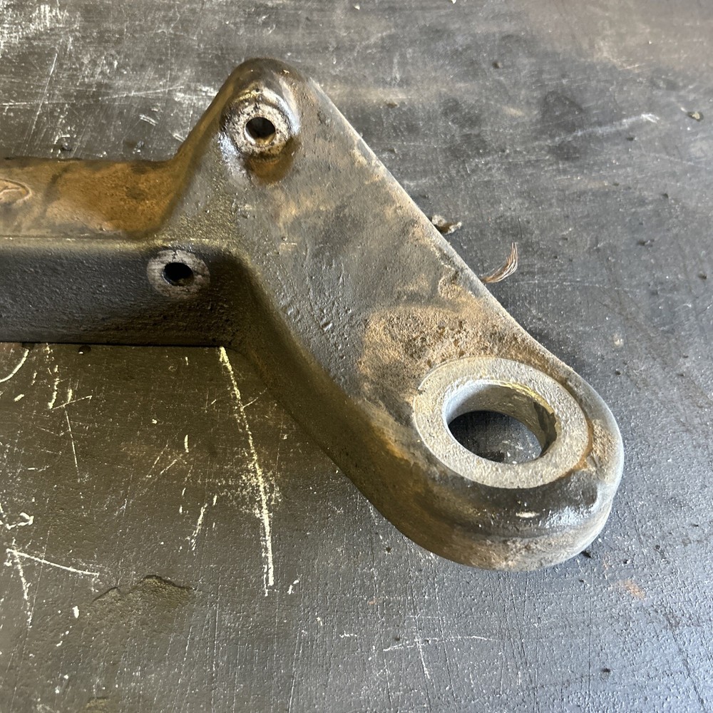 Peterbilt Radiator Support Mount 04088AA