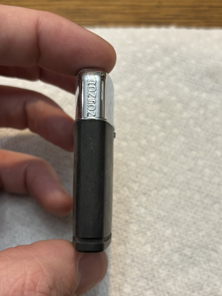 Vintage Ronson Black & Chromium Windlite Flip Top Lighter