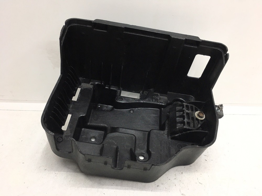 07-09 Suzuki Vitara XL7 Battery Tray Box