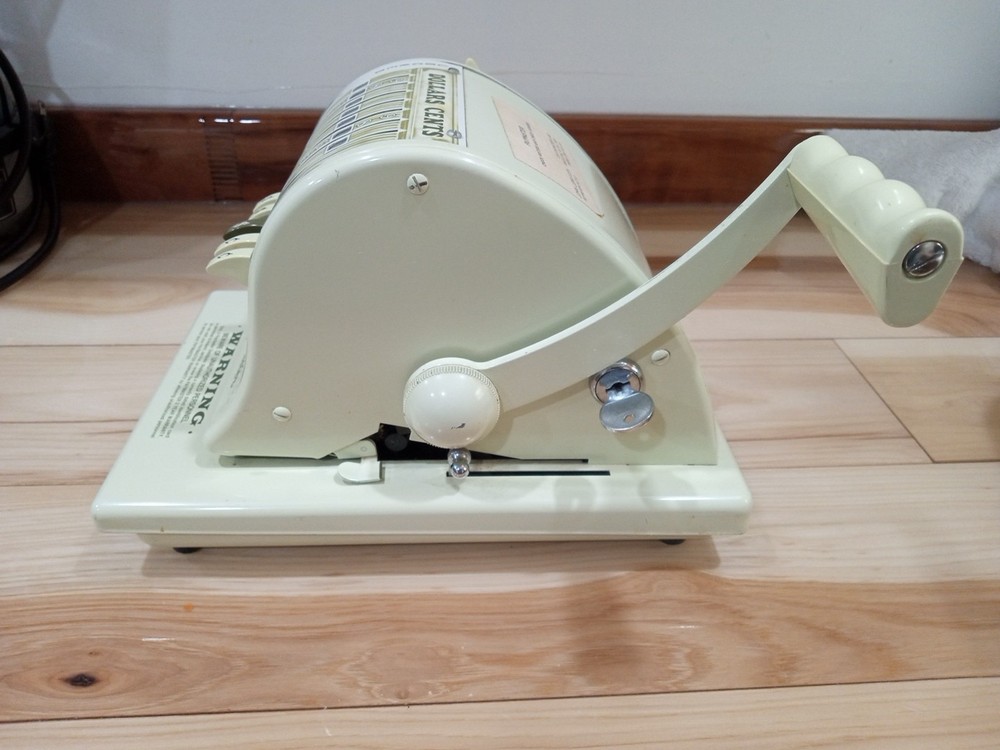 Paymaster Series S-1000 Check Writer With Key And Cover