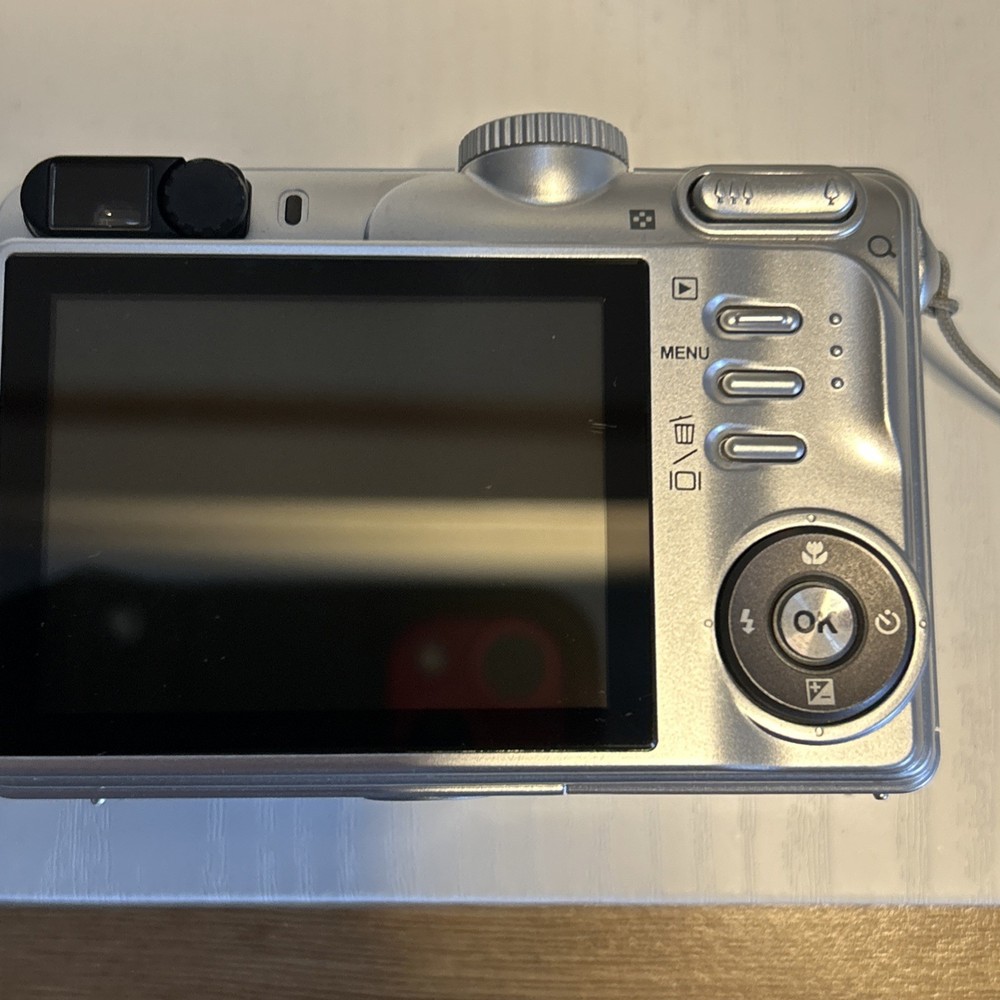 Vivitar ViviCam X325 10.0MP Digital Camera - Silver