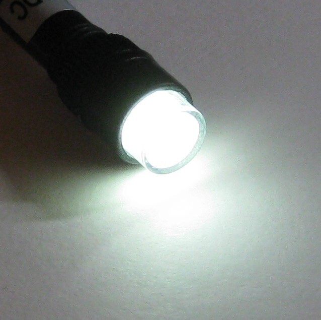 Panel Mount Round Mini LED 8 mm 12 V AC / DC Indicator - White - Plastic Case