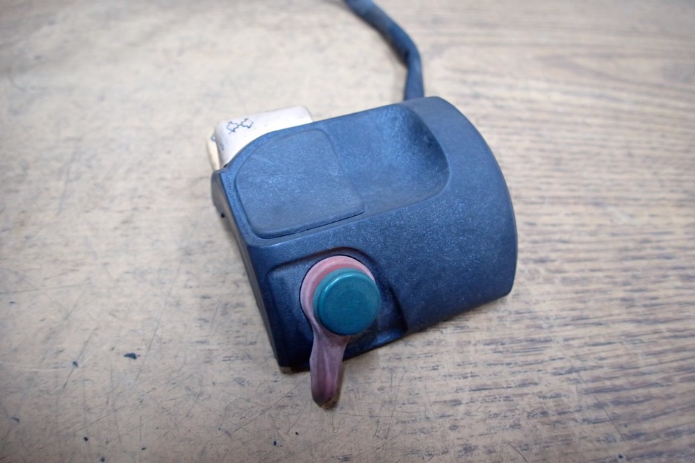 1994 BMW R1100RS RIGHT HAND SWITCH CONTROL BUTTON SEE DESCRIPTION