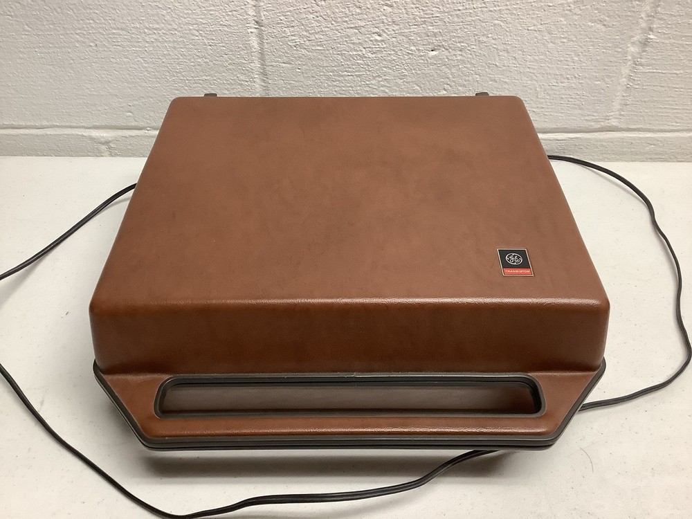 General Electric Transistor Solid State Record Player Vintage 4 Speed **READ**