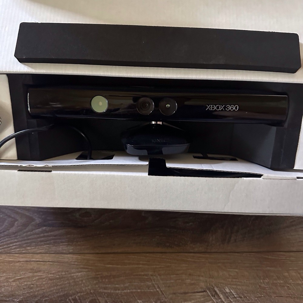 Microsoft LPF-00004 Motion Sensing Gaming Controller For Xbox 360