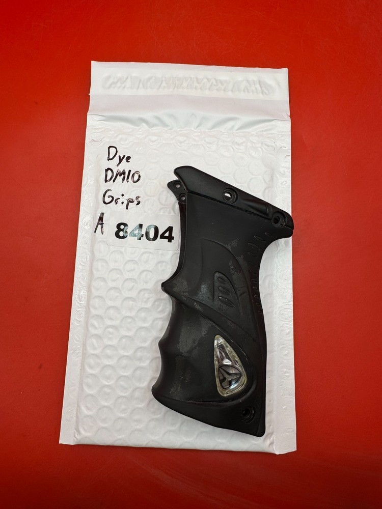 Dye DM10 Grips
