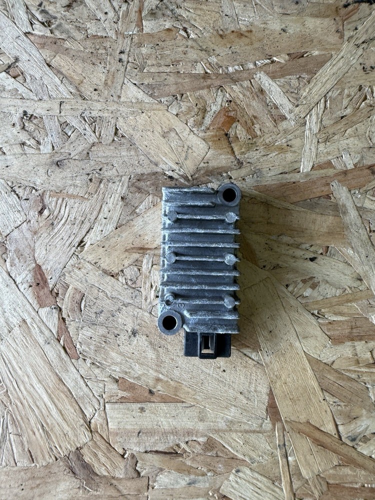 Yamaha MT125 Regulator/rectifier