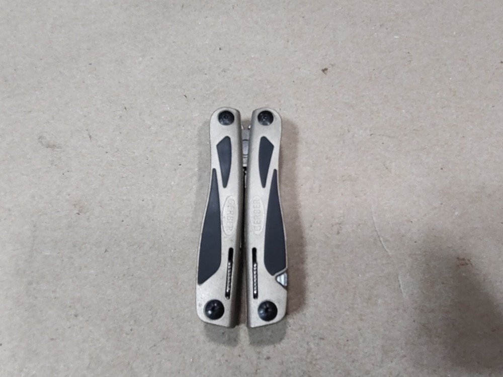 GERBER Multi-Tool, Champagne, 11 Tools, 48239