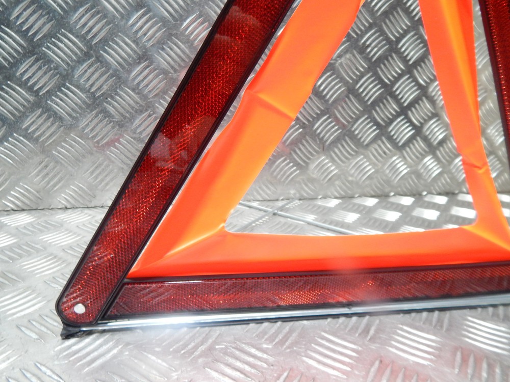 AUDI Q7 MK1 5DR 06-08 WARNING TRIANGLE