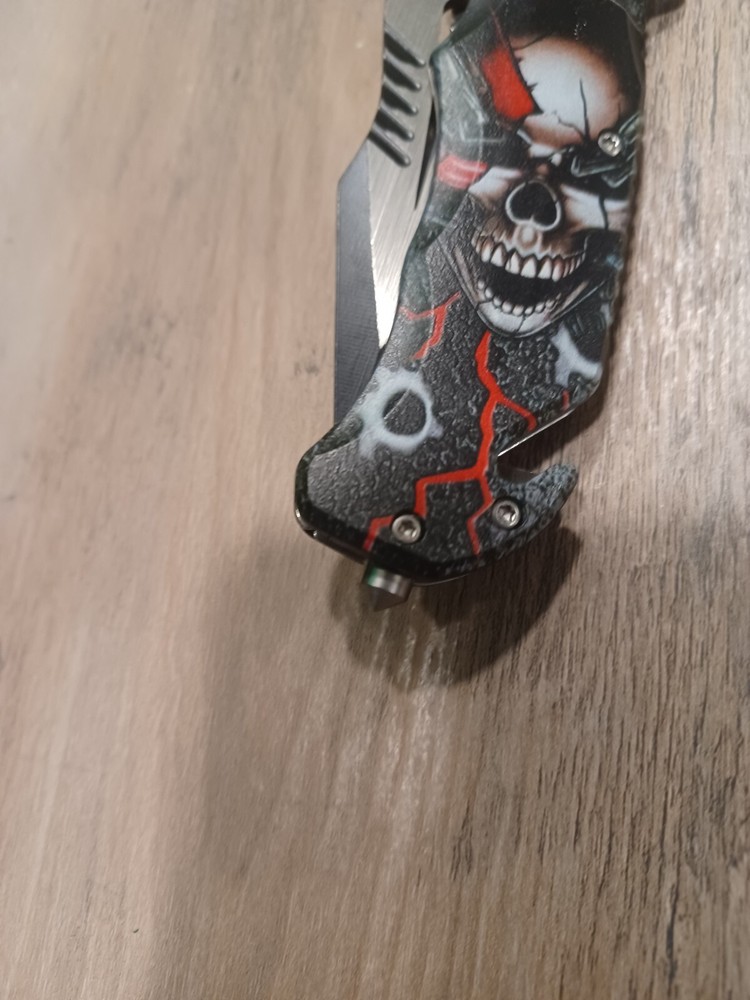 Master Knife With Skull. Very Nice And Sharp Knife