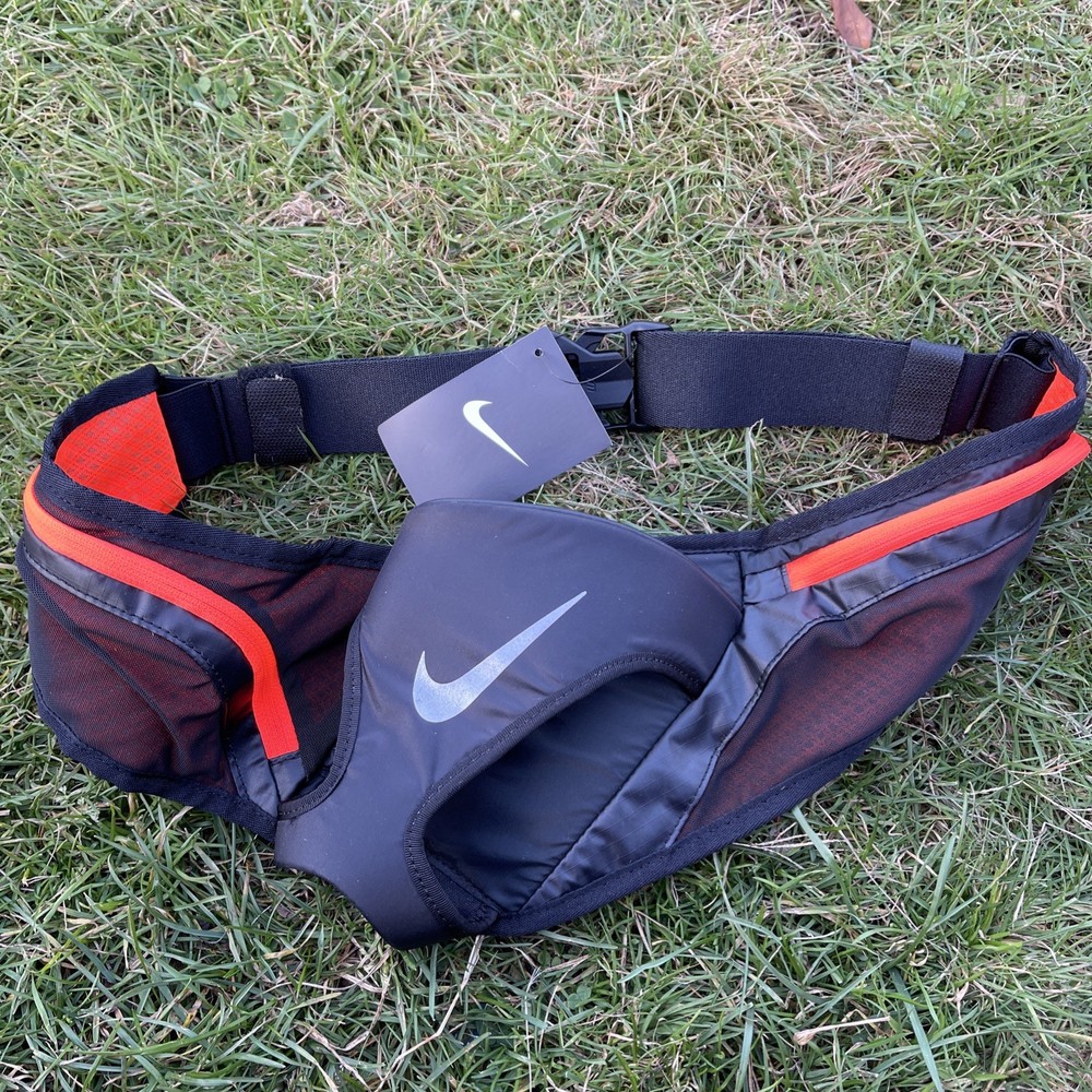 Nike 20oz Large Flask Belt
