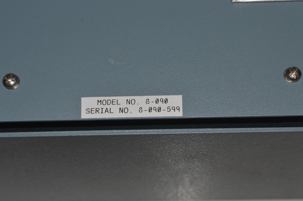 ^^ Alpha Omega Instruments 8-090 Temperature Controller Series 800 (HJV5)