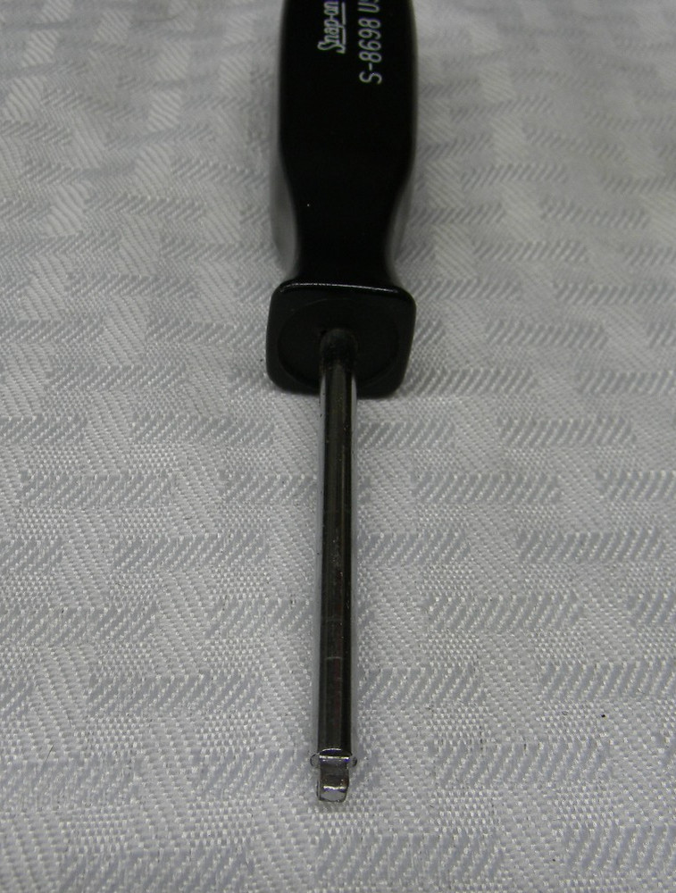 SNAP-ON BLACK HARD HANDLE 7/64" SQUARE DRIVE SCREWDRIVER #S8698
