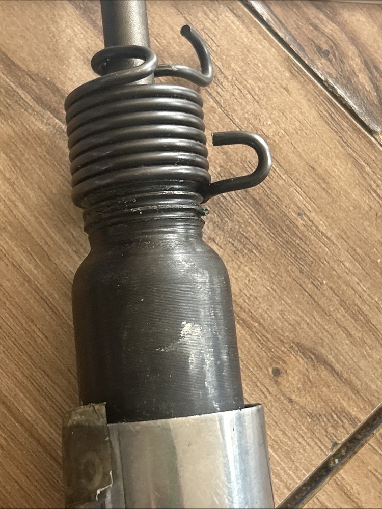 Central Pneumatic Medium Barrel Air Hammer With Chisel