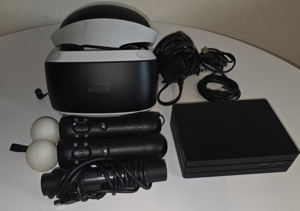 Sony PS4 VR Bundle Camera, Motion Controllers & Processor Unit, W/PS5 Adapter