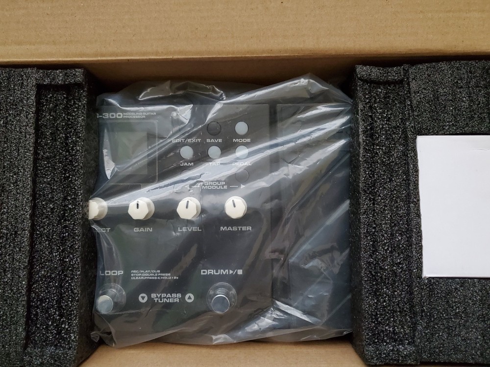 NUX MG-300 Modeling Guitar Processor and Multi-Effects Pedal