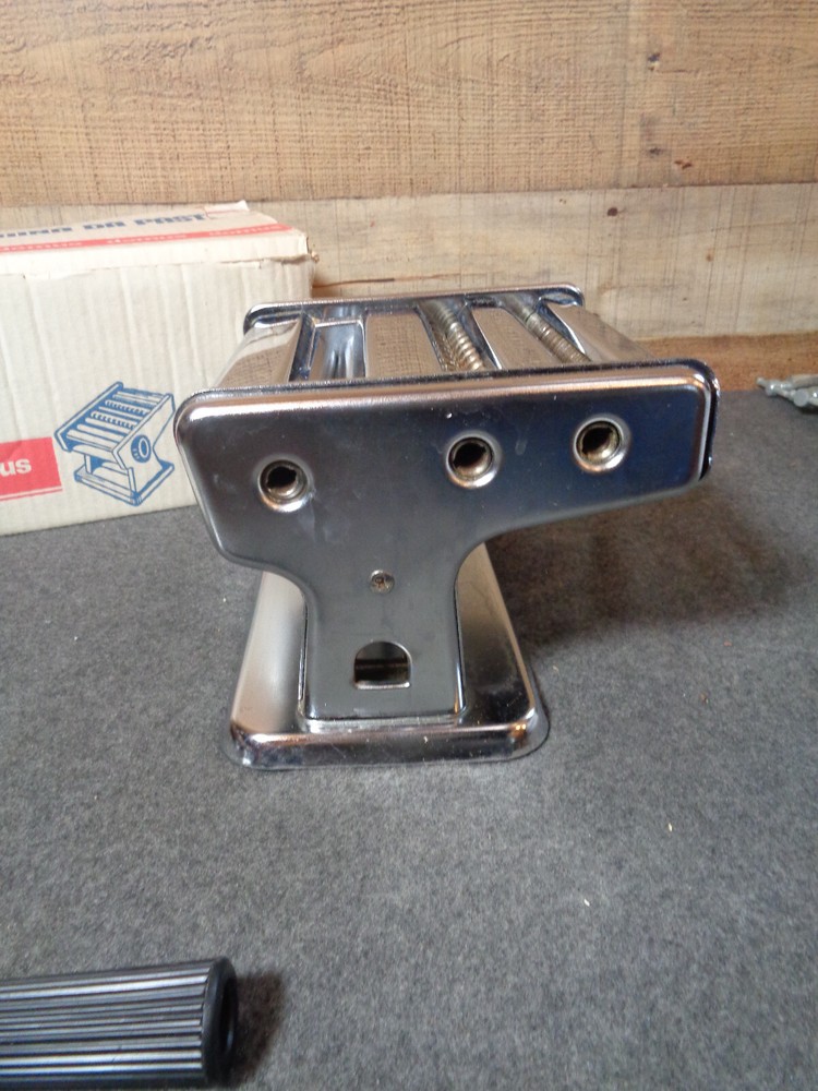 DOMUS Pasta Maker Model 160 Hand Crank Machine