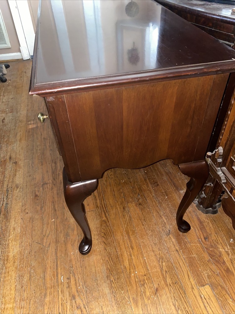 Very Nice LINK-TAYLOR Heirloom Solid Mahogany Queen Anne Buffet