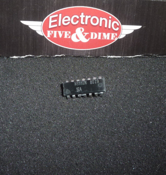 N8881N  Signetics  Quad 2 Input NAND Gate IC