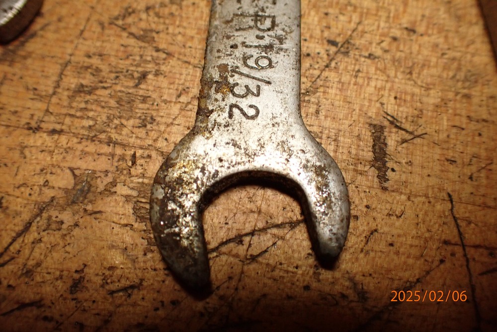 OLDER PROCUNIER METAL THREADING TAPPING TAPPER HEAD CHUCK WRENCHES
