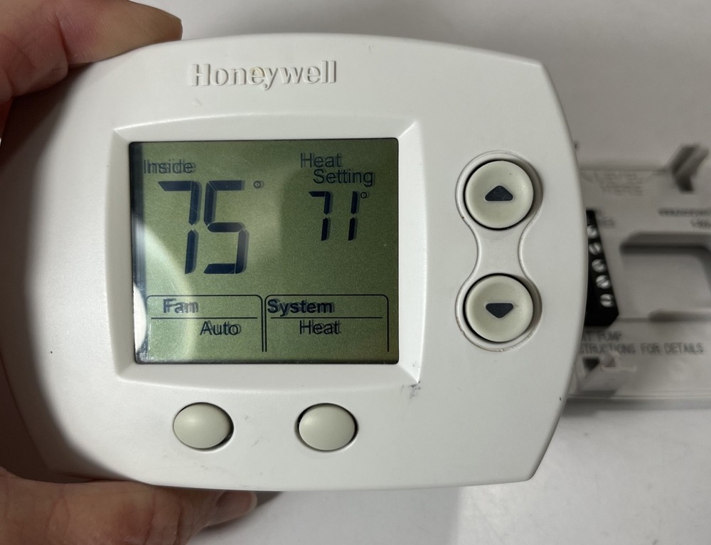 Honeywell Thermostat TH5110D1022 Focus PRO5000 Non-Programmable Digital