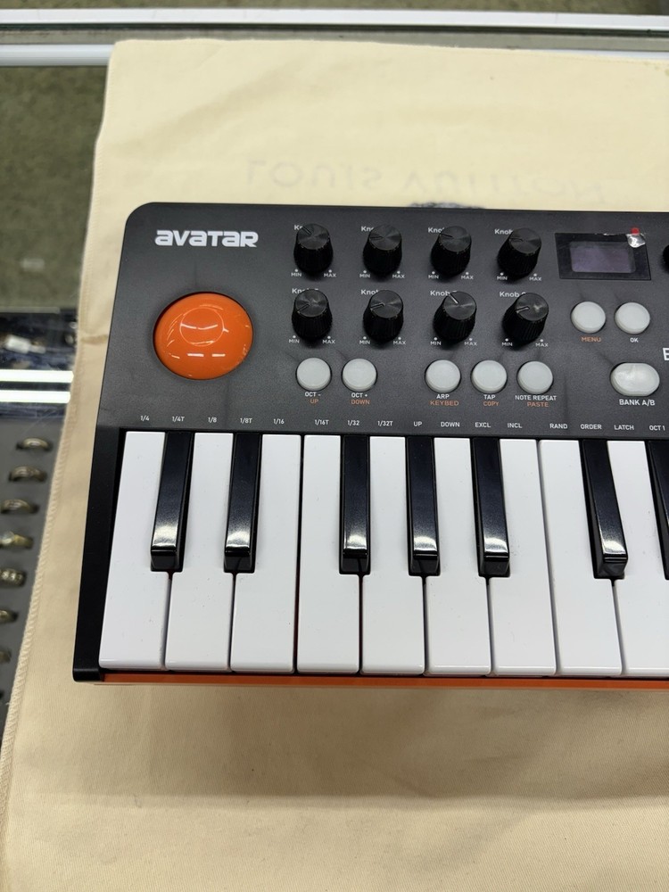 AVATAR EMK-25, 25 Keys MIDI Compact Keyboard Controller