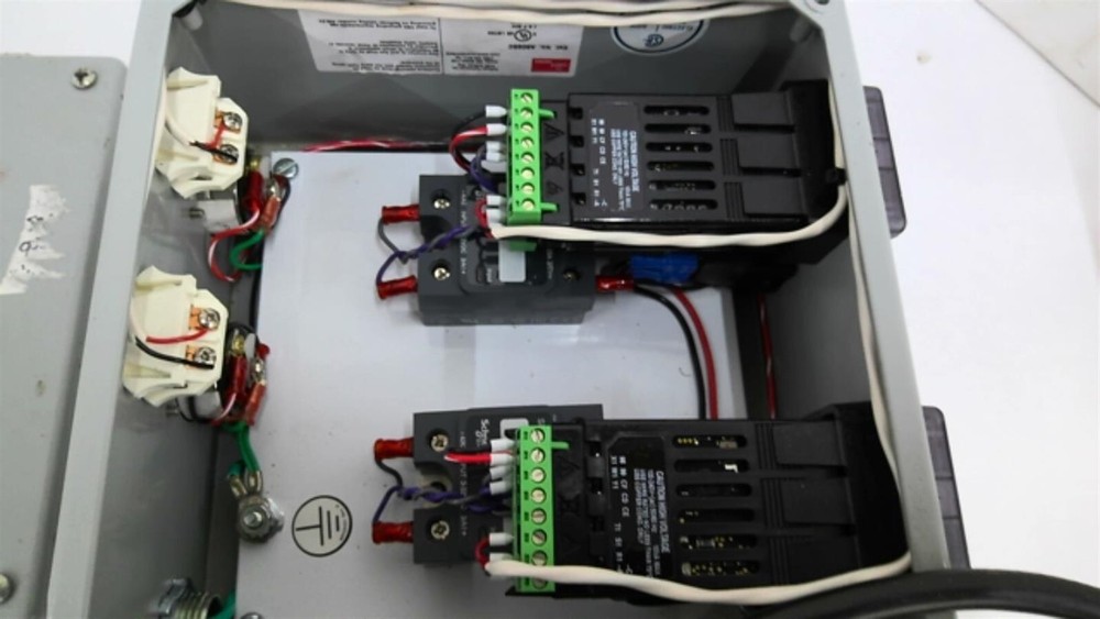 Flexotherm IBM-US-C-R2-C-2-V-C-3-C-3-M Temperature Controller