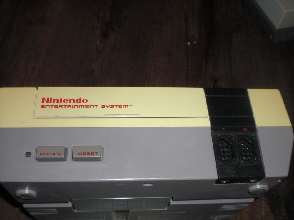 Nintendo Entertainment System NES Original Console Only NO CORDS Tested Worked 2