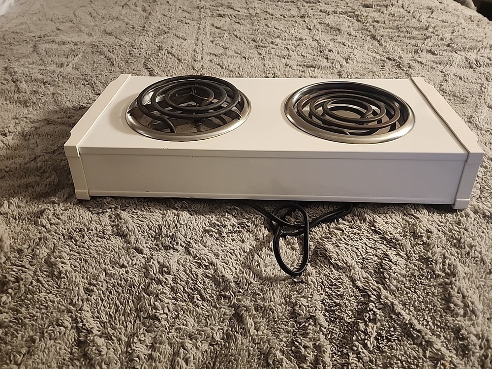Munsey 2 Burner Buffet Range Plus Model 702 White Electric Dorm Camping Holiday