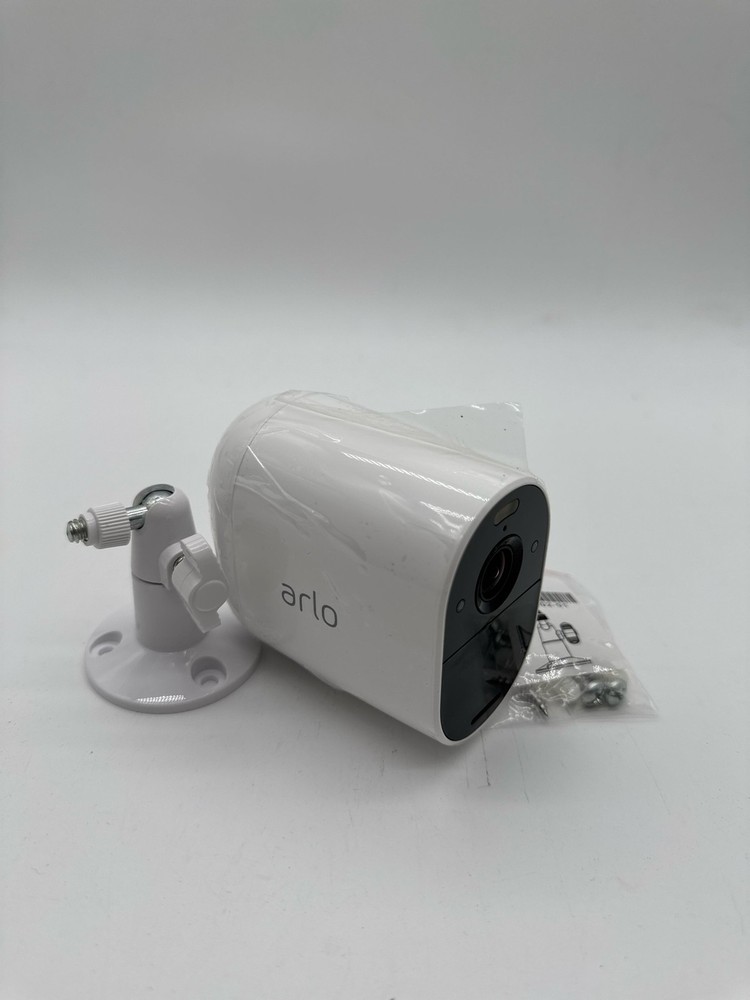 (BROKEN) Arlo VMC2030W-100NAS Essential Spotlight Security Camera