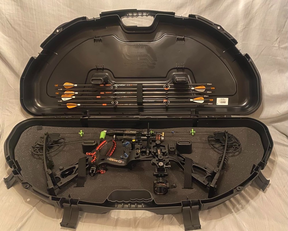 Protector Compact Hard Bow Case Black Holds 5 Arrows Anti-Crush Storage