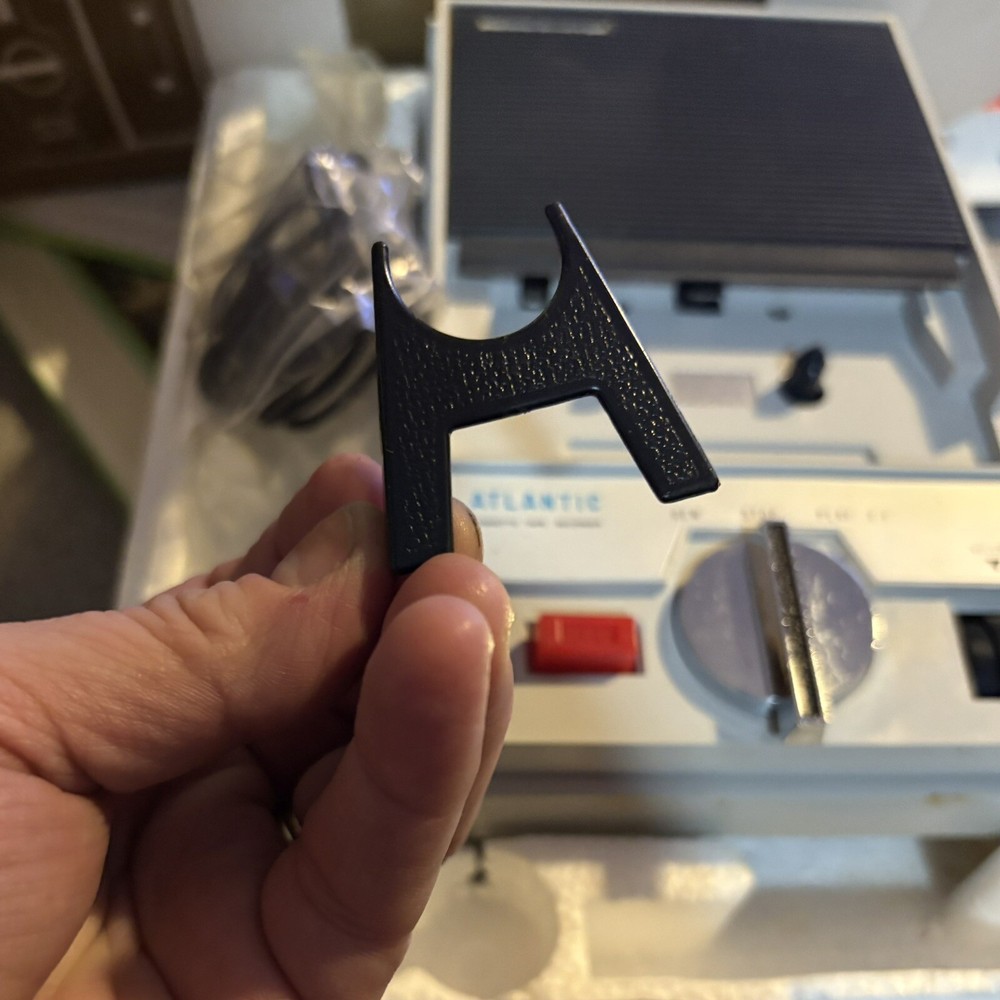 Atlantic Solid State Cassette Tape Recorder model KH-158 + Microphone, UNTESTED