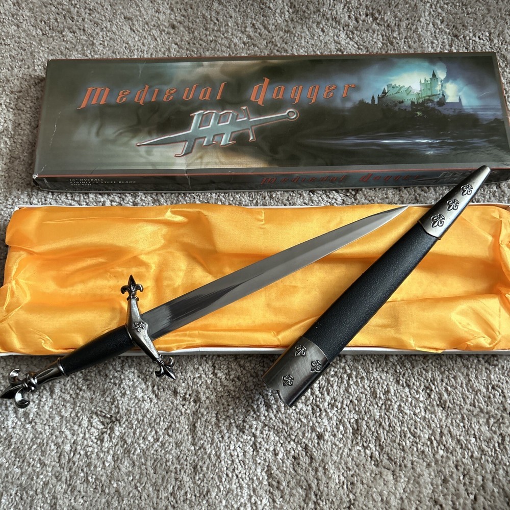 Medieval Dagger Replica