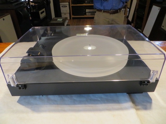 Pro-Ject X2B Turntable, Original Box, Very Clean