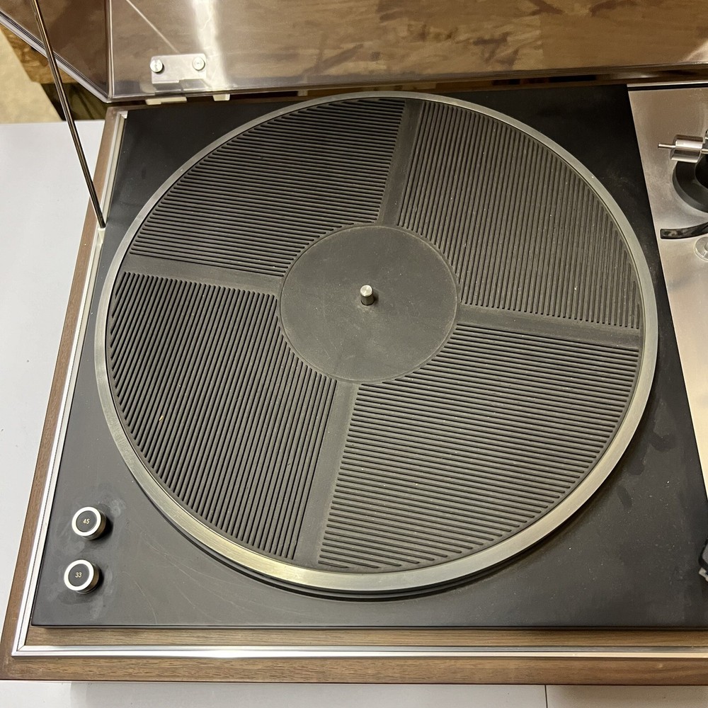 Sansui SR-4040 2-Speed Belt-Drive Turntable Record Player