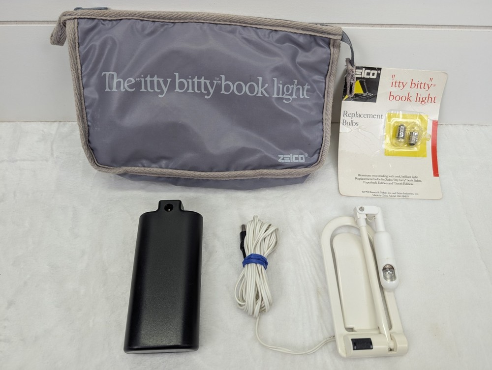 The Itty Bitty Book Light Storage Bag Replacement Bulbs Reading Zelco Vintage