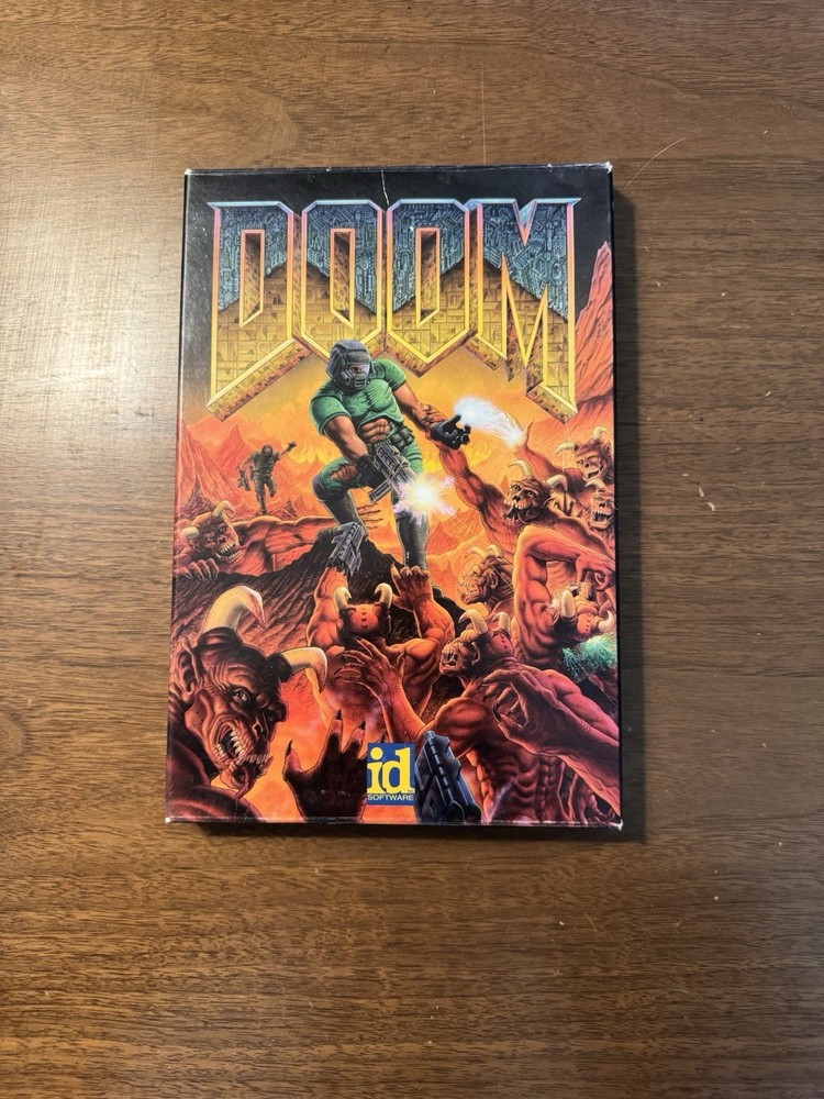 ID Software Doom 1993 3.5" Floppy Disk Set V1.2 with Manual and Box